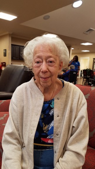 Mom lost look oct 2017